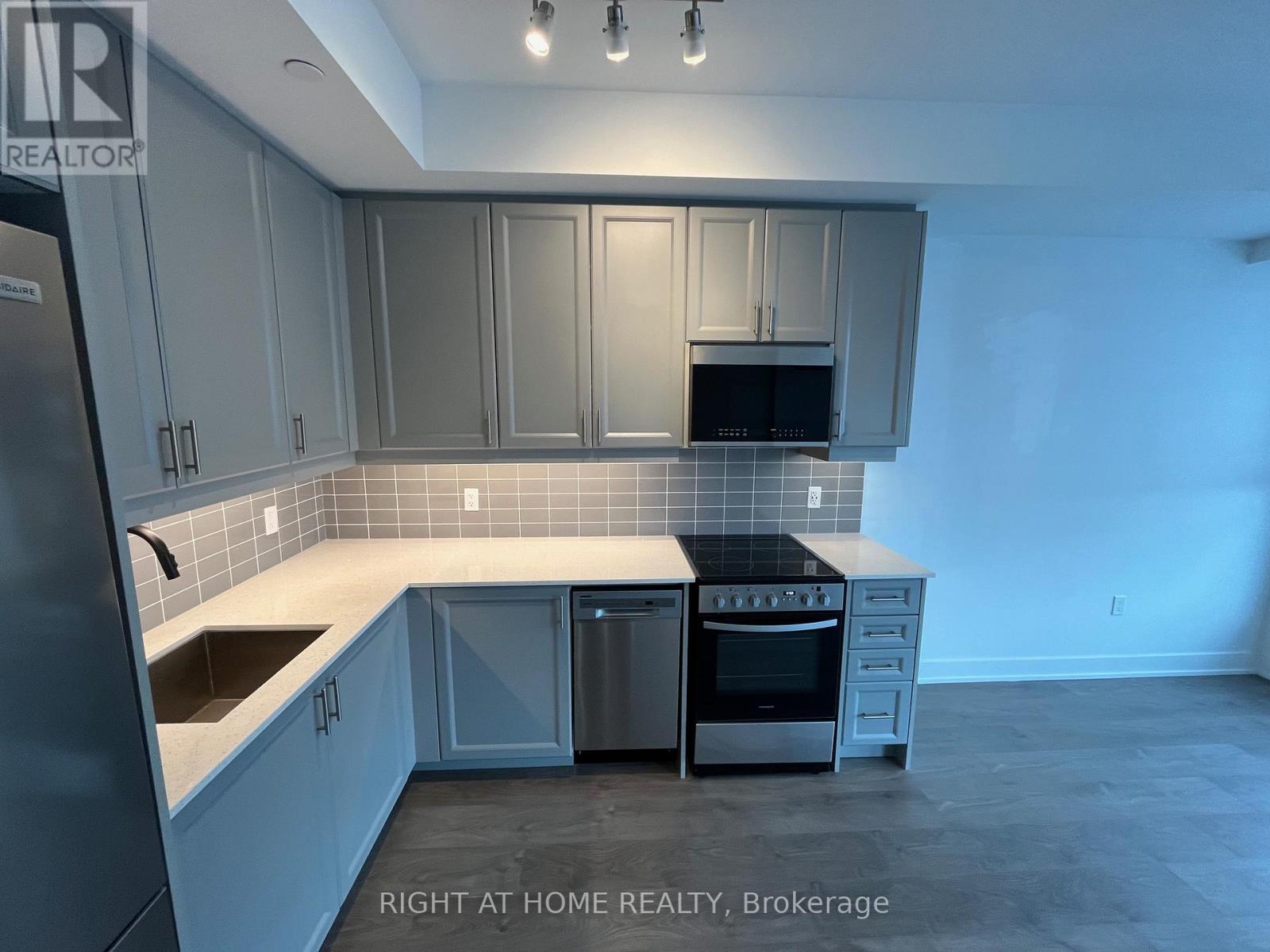 323 - 2343 Khalsa Gate, Oakville, Ontario  L6M 4J2 - Photo 5 - W12851748