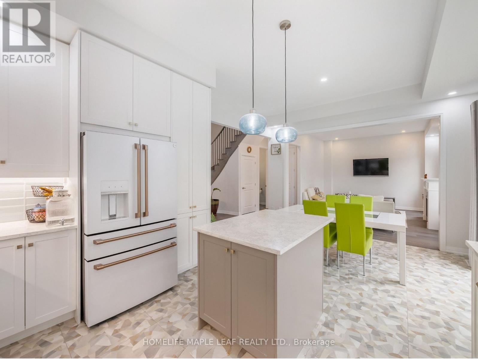 1028 Hardy Way, Innisfil, Ontario  L0L 1W0 - Photo 20 - N12852308