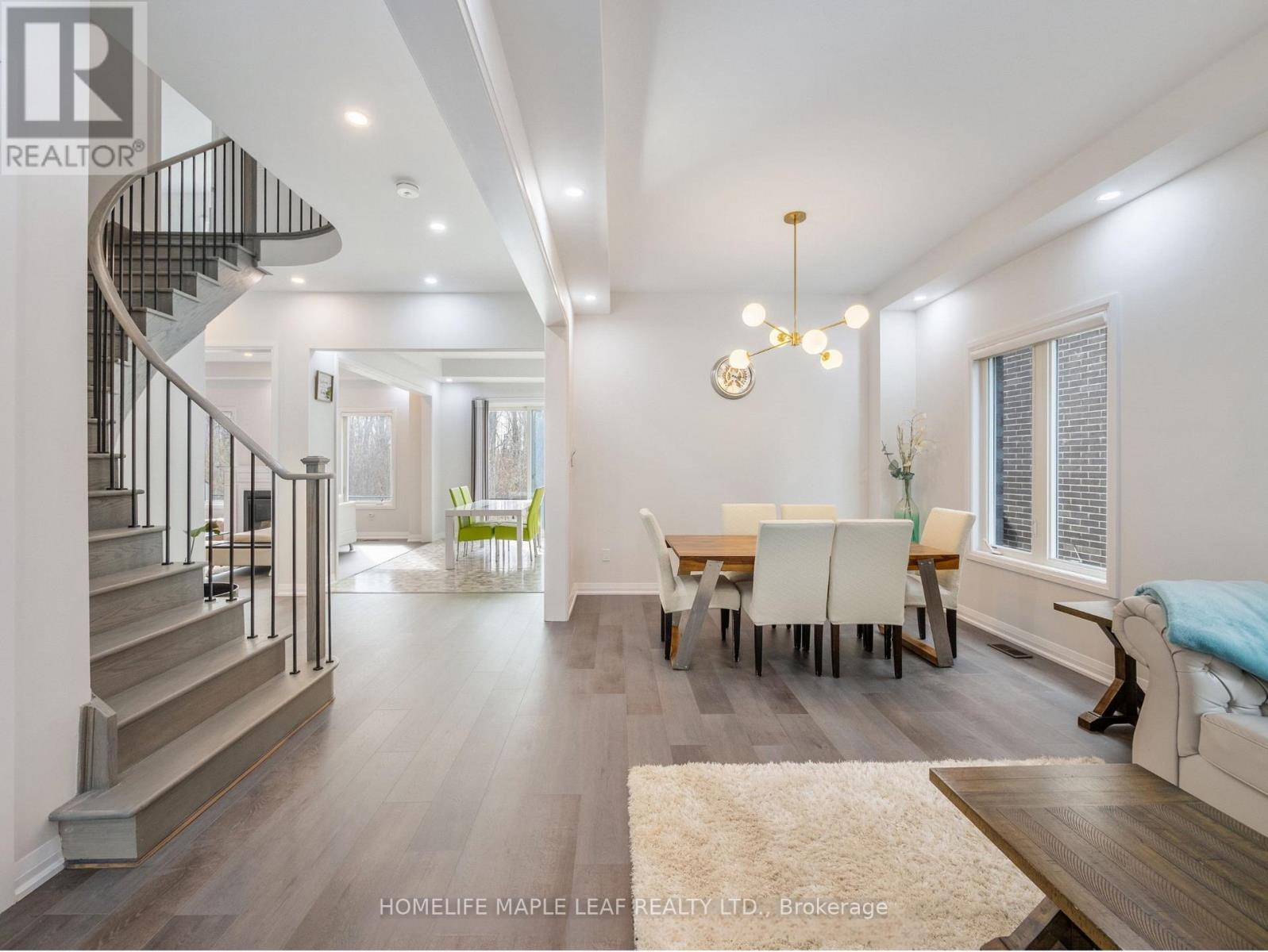 1028 Hardy Way, Innisfil, Ontario  L0L 1W0 - Photo 23 - N12852308