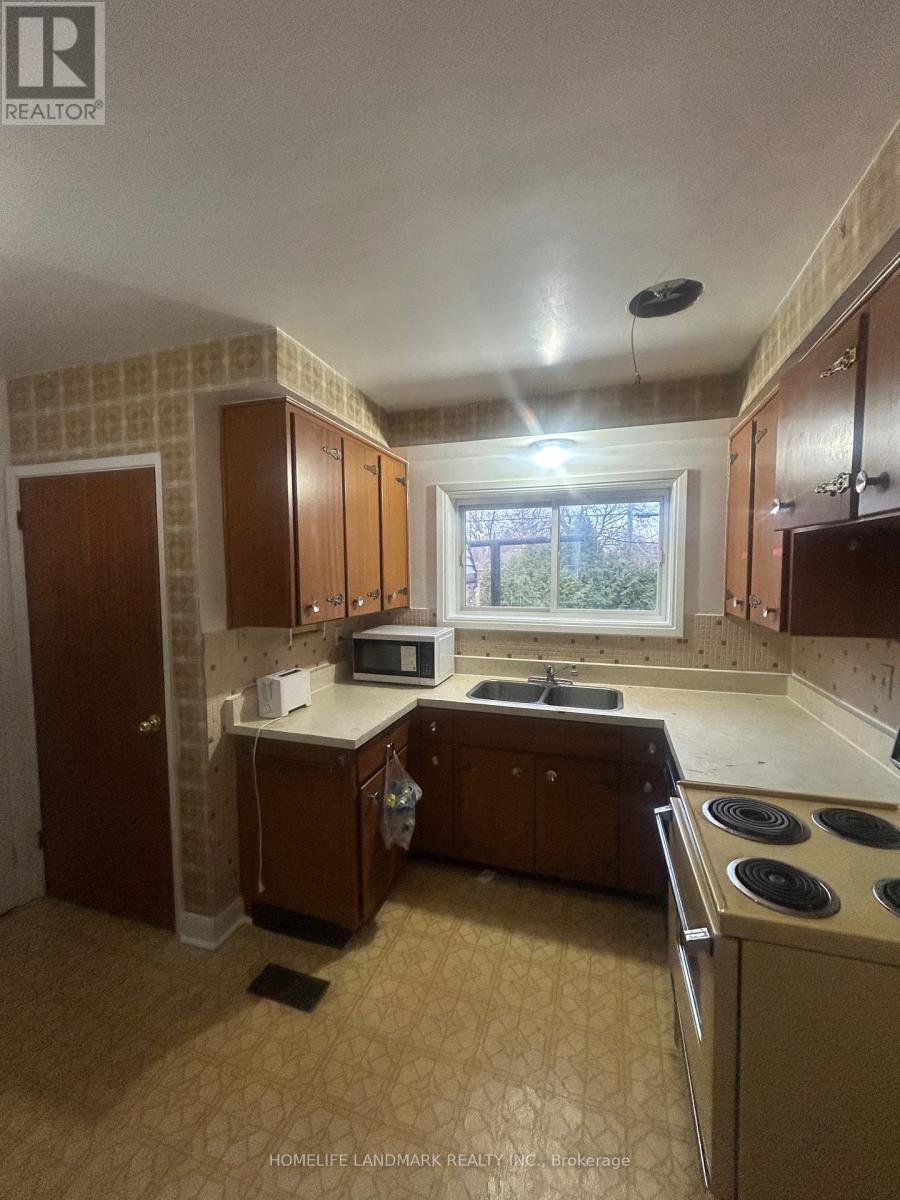 42 Godfrey Drive, London East, Ontario  N5V 2E7 - Photo 5 - X12832318