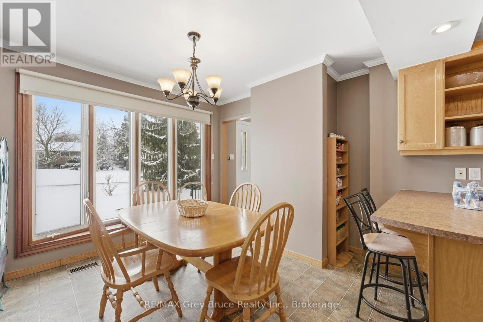 235 5th Avenue, Hanover, Ontario  N4N 2C3 - Photo 11 - X12885262