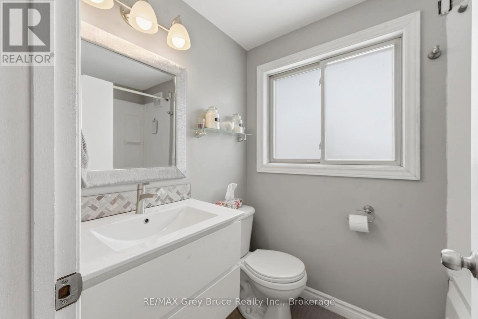 235 5th Avenue, Hanover, Ontario  N4N 2C3 - Photo 17 - X12885262