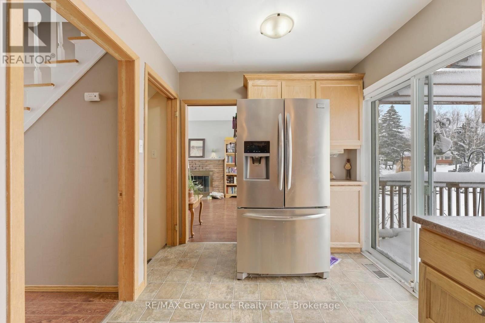 235 5th Avenue, Hanover, Ontario  N4N 2C3 - Photo 7 - X12885262