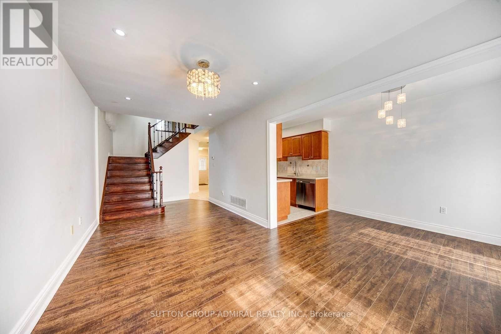 Main - 189 Warwick Crescent, Newmarket, Ontario  L3X 2S3 - Photo 11 - N12885274