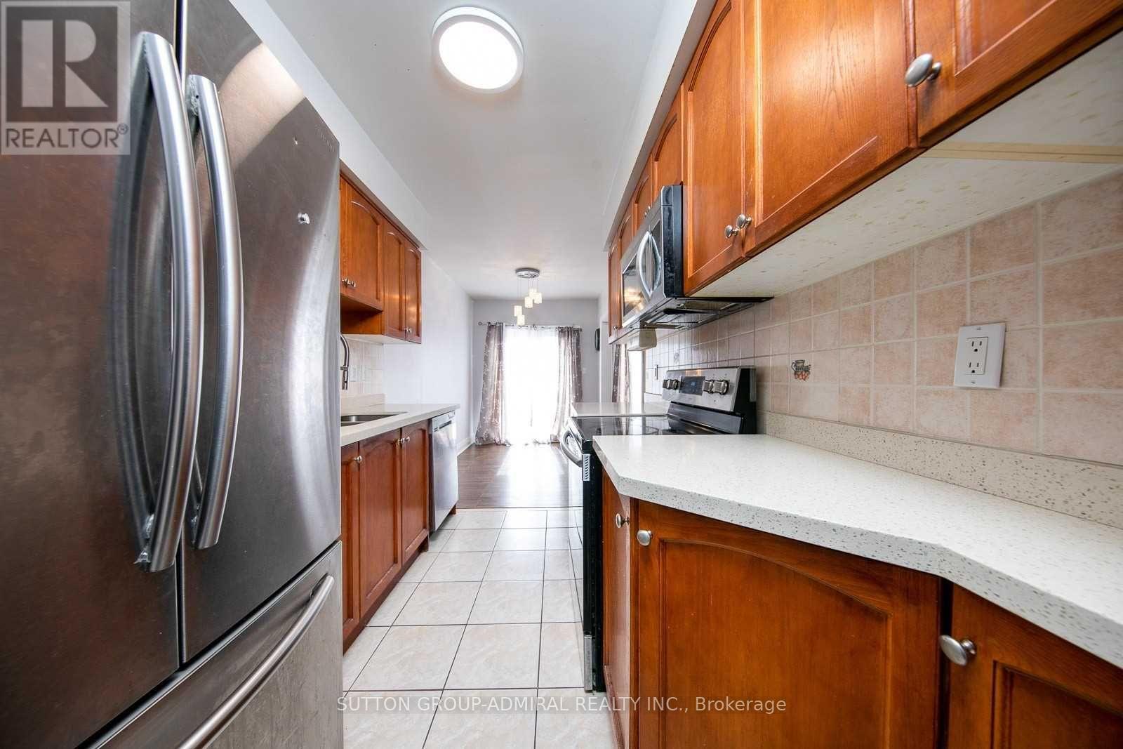 Main - 189 Warwick Crescent, Newmarket, Ontario  L3X 2S3 - Photo 5 - N12885274