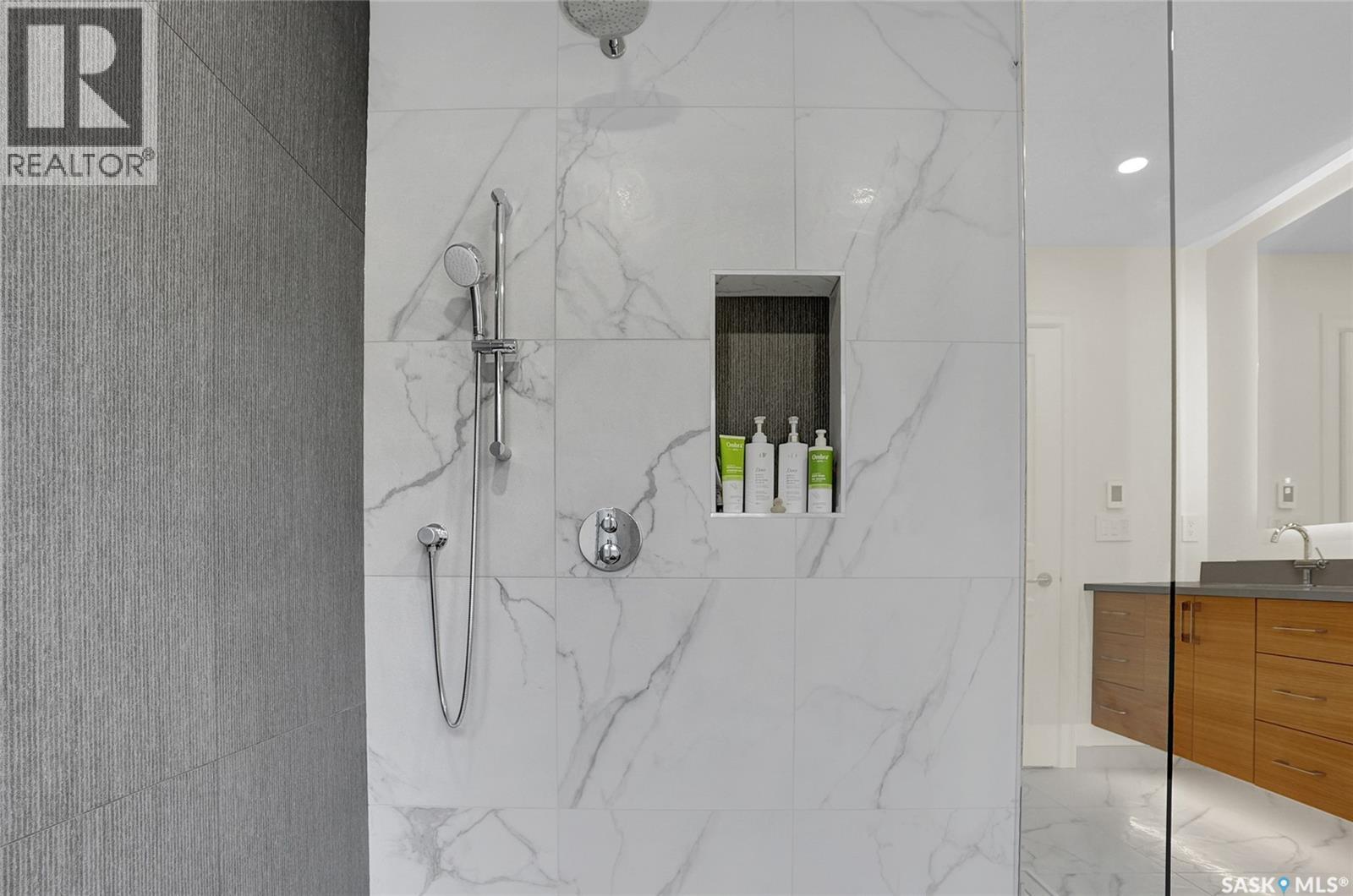 9275 Wascana Mews, Regina, Saskatchewan  S4V 2W4 - Photo 28 - SK030235