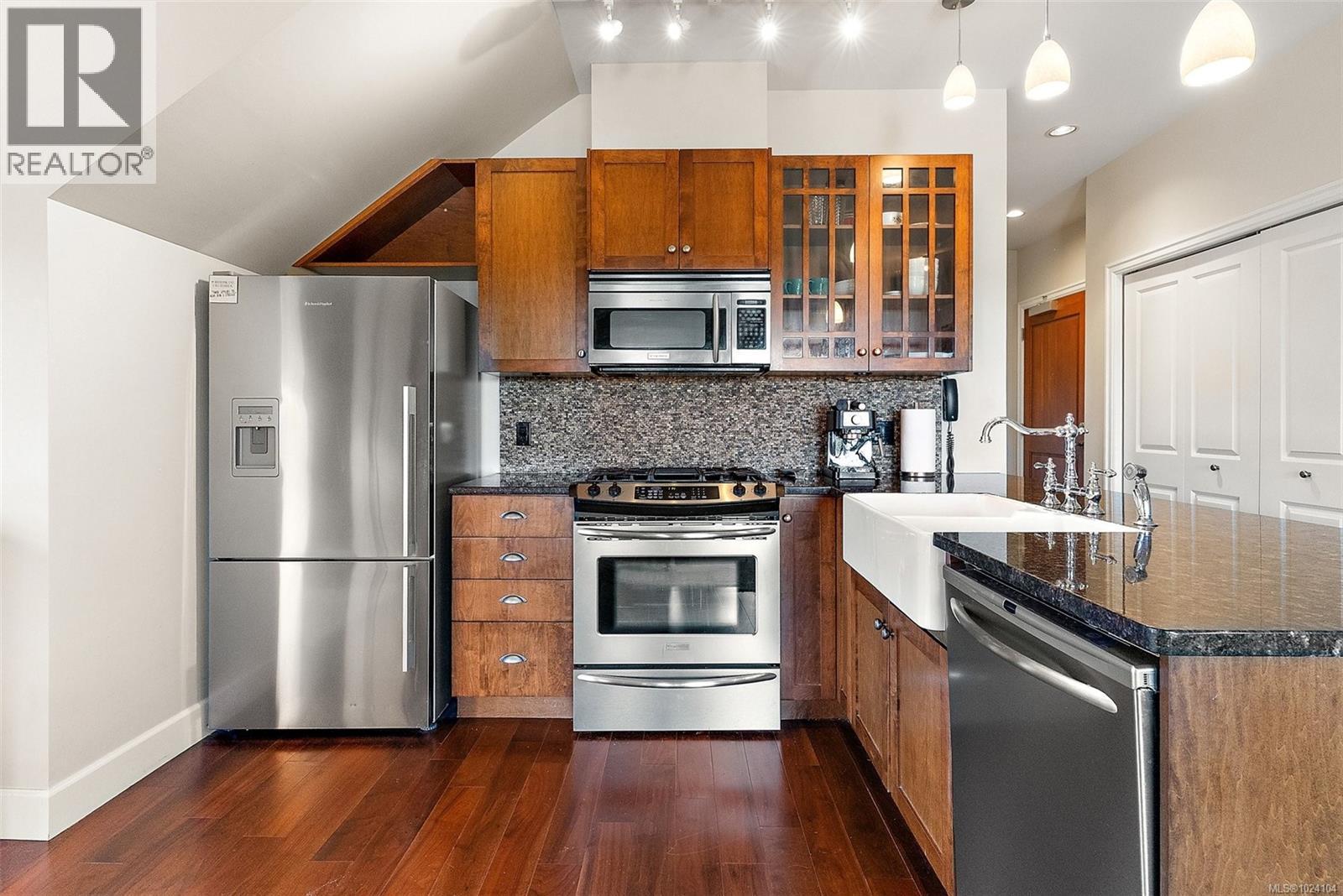 407 2006 Troon Crt, Langford, British Columbia  V9B 6T4 - Photo 12 - 1024104