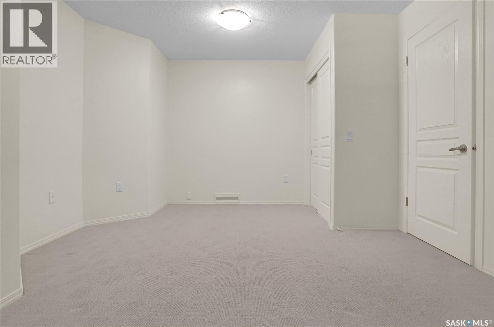 9275 Wascana Mews, Regina, Saskatchewan  S4V 2W4 - Photo 40 - SK030235