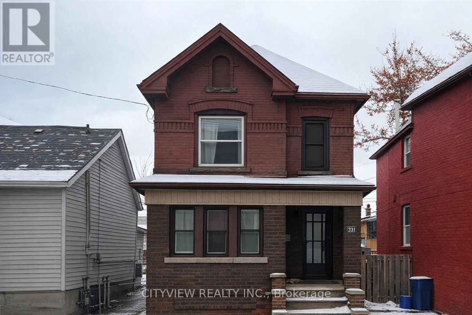 281 Wentworth Street, Hamilton, Ontario L8L 5V9 - Photo 2 - X12885270