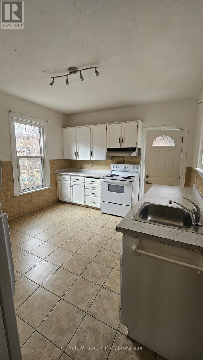 281 Wentworth Street, Hamilton, Ontario L8L 5V9 - Photo 6 - X12885270