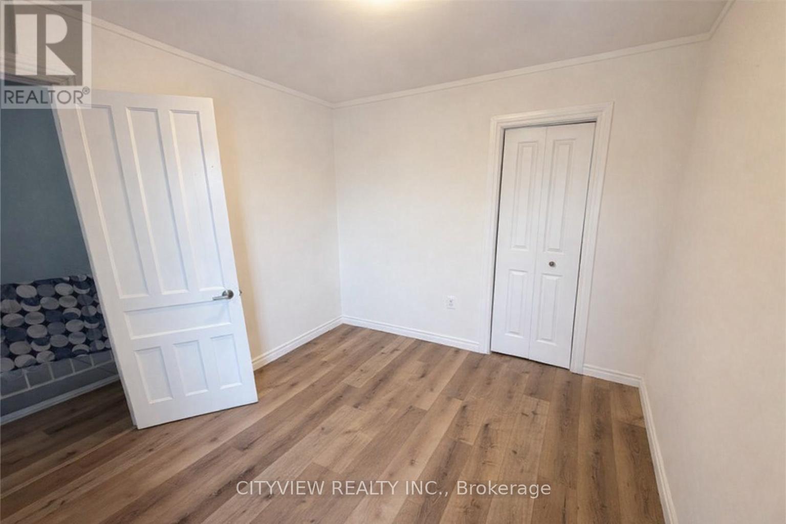 281 Wentworth Street, Hamilton, Ontario L8L 5V9 - Photo 7 - X12885270