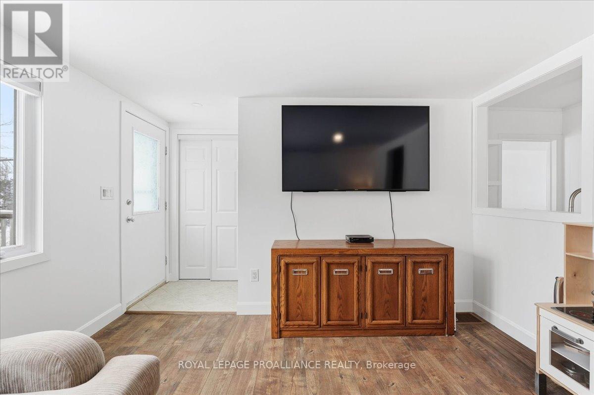 28 Fairway Avenue, Belleville (Belleville Ward), Ontario  K8N 4B3 - Photo 12 - X12749966