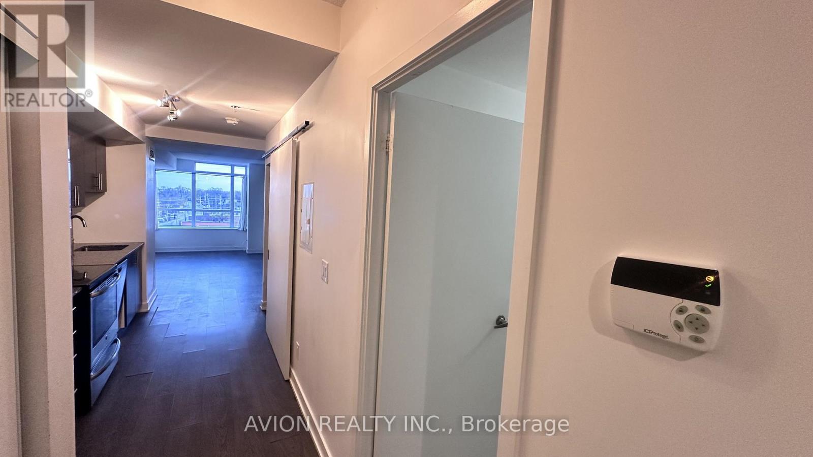 611 - 11 Superior Avenue, Toronto (Mimico), Ontario  M8V 0A7 - Photo 6 - W12833626