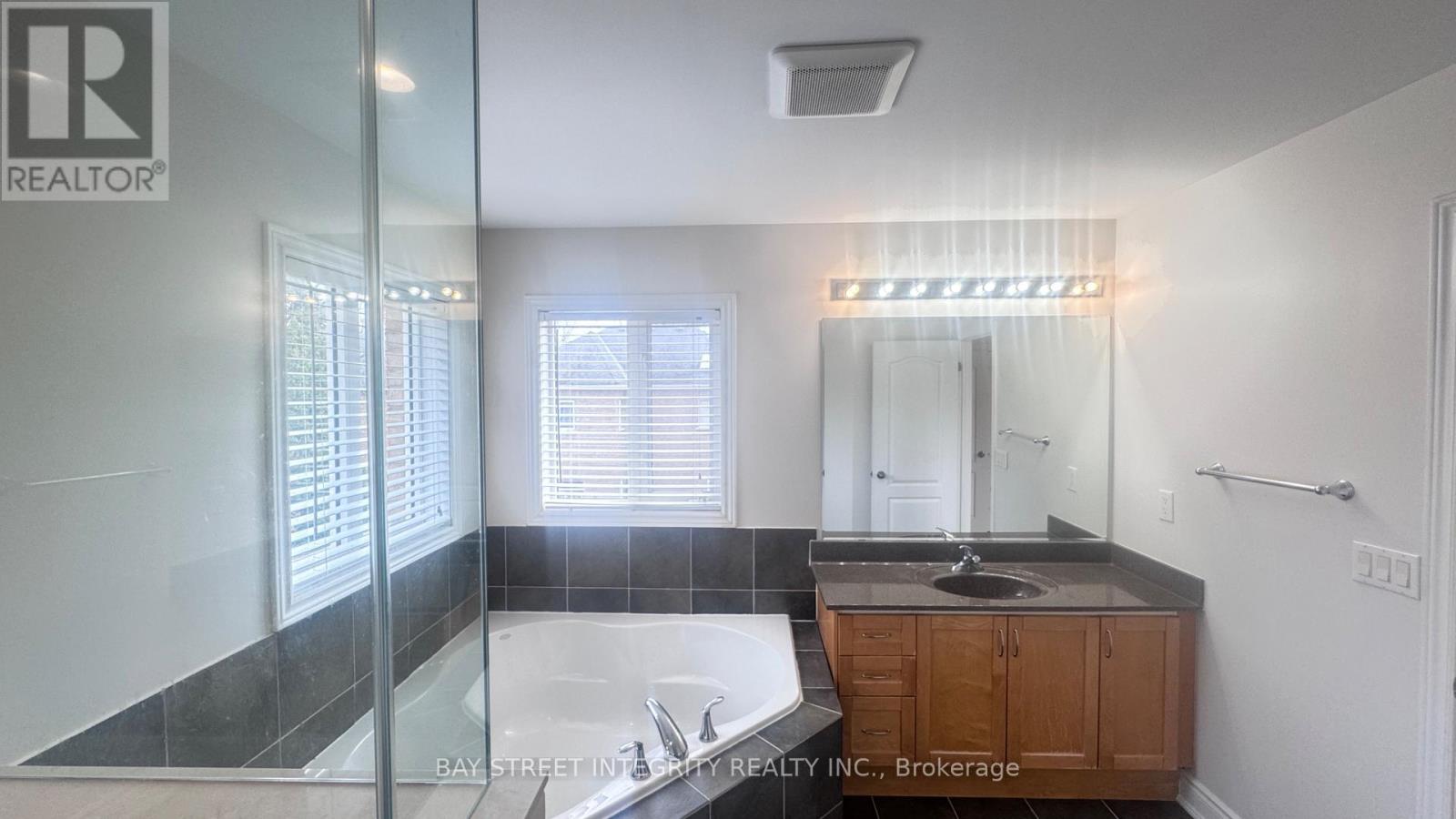 3364 Hayhurst Crescent, Oakville, Ontario  L6L 6W9 - Photo 22 - W12855362