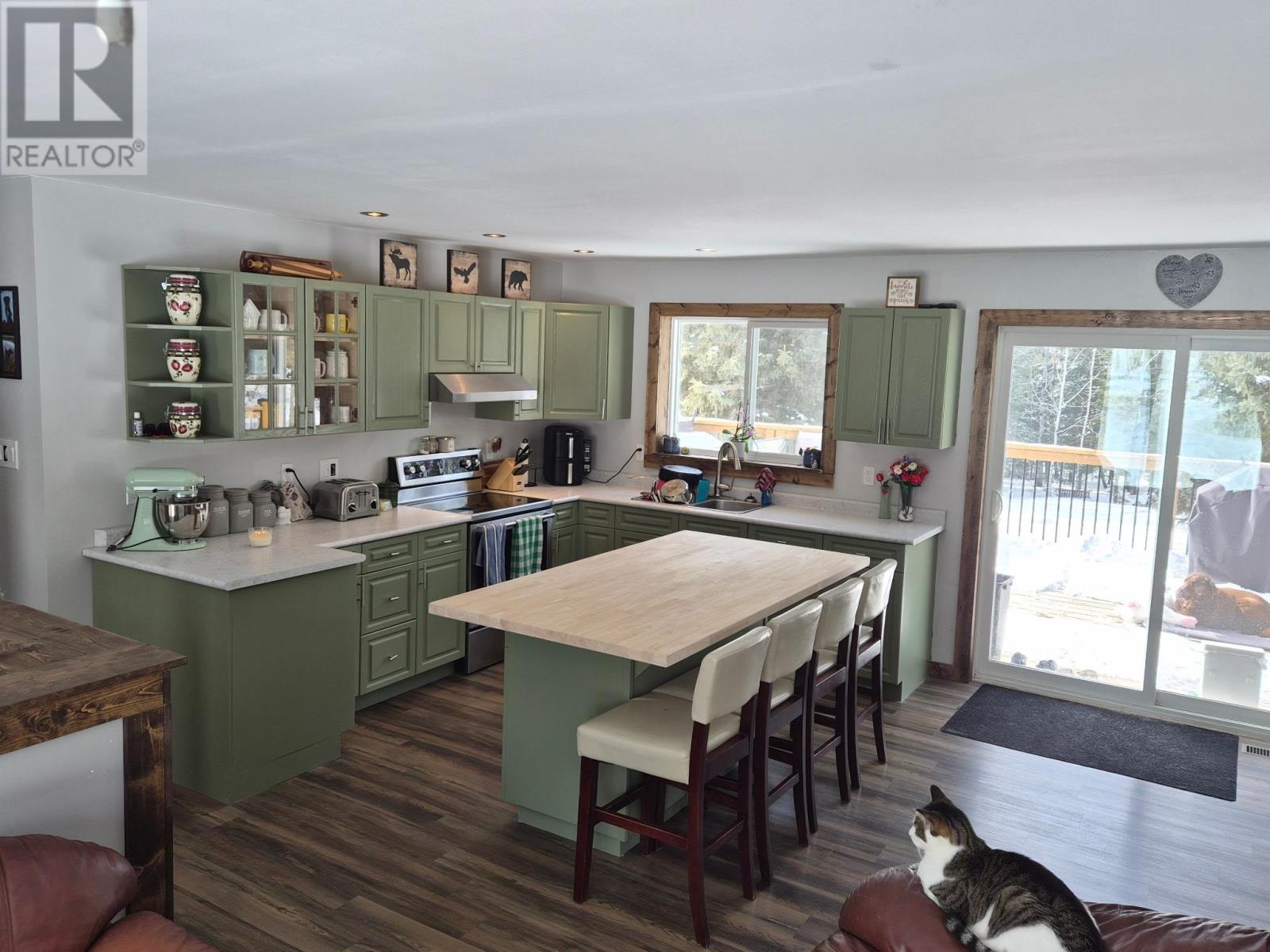 2340 Hwy 601, Dryden, Ontario  P8N 0A2 - Photo 4 - TB2600441