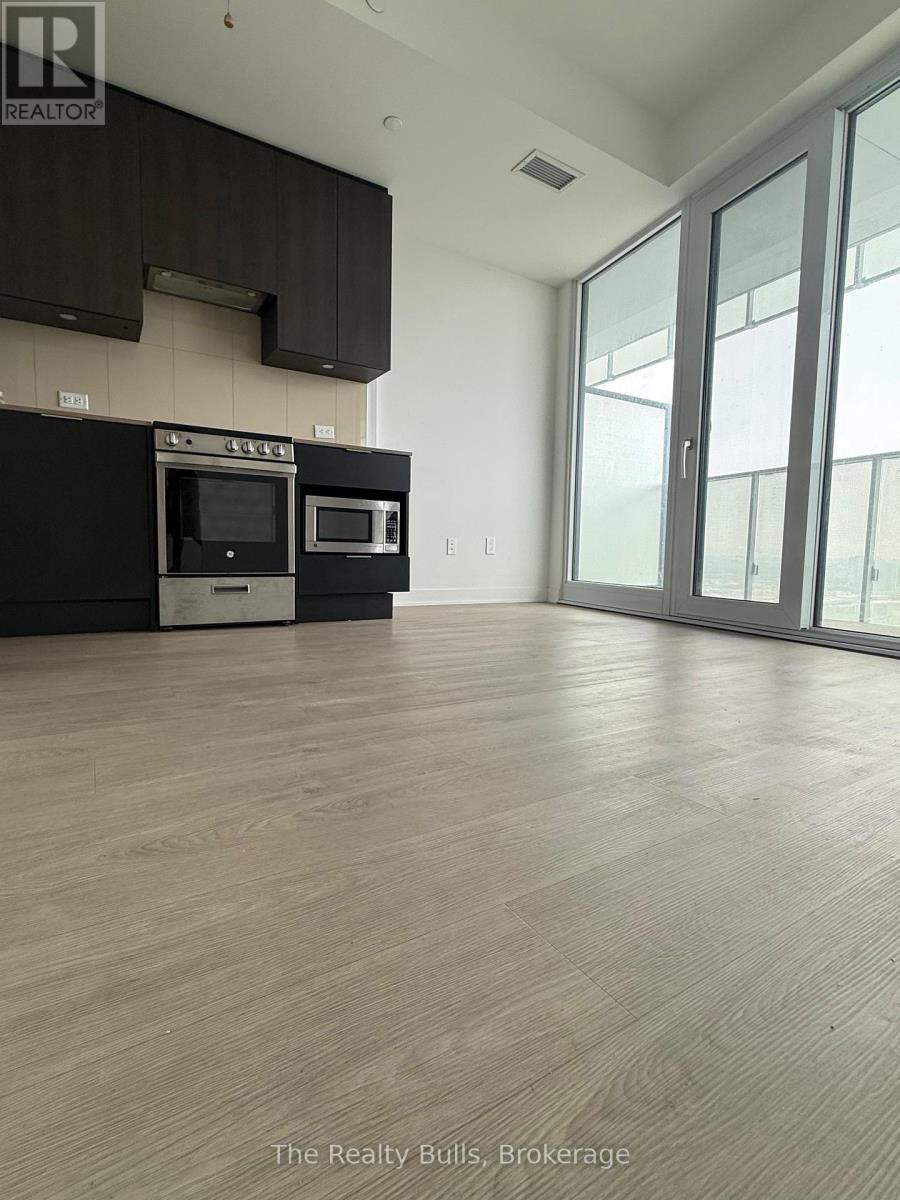 2102 - 3900 Confederation Parkway, Mississauga, Ontario  L5B 0M3 - Photo 4 - W12882010