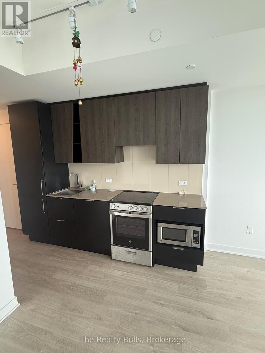 2102 - 3900 Confederation Parkway, Mississauga, Ontario  L5B 0M3 - Photo 3 - W12882010