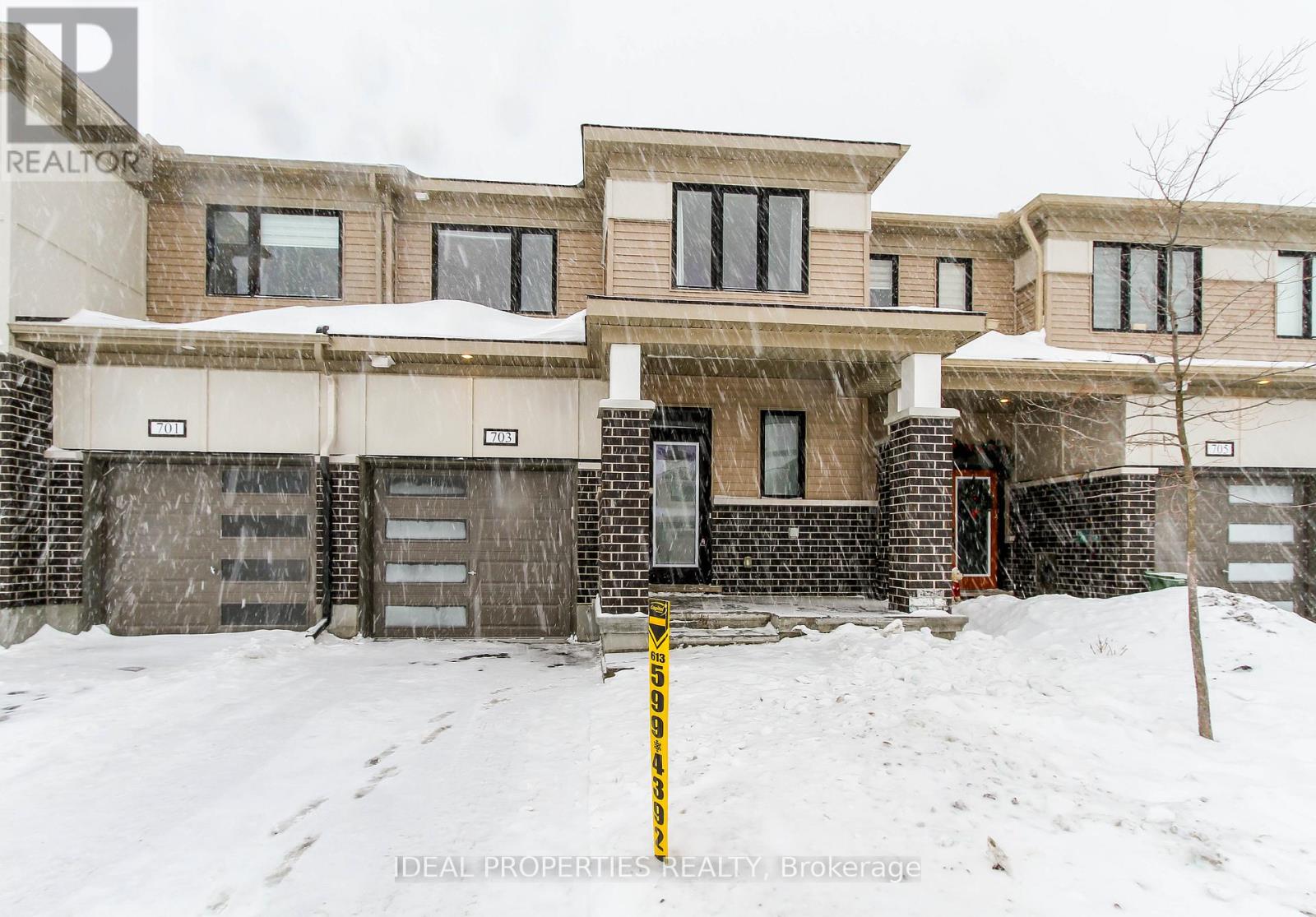 703 DERREEN AVENUE, Ottawa, Ontario