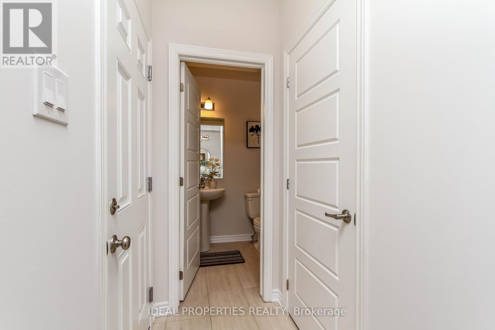 703 Derreen Avenue, Ottawa, Ontario  K2S 2Z2 - Photo 20 - X12885294