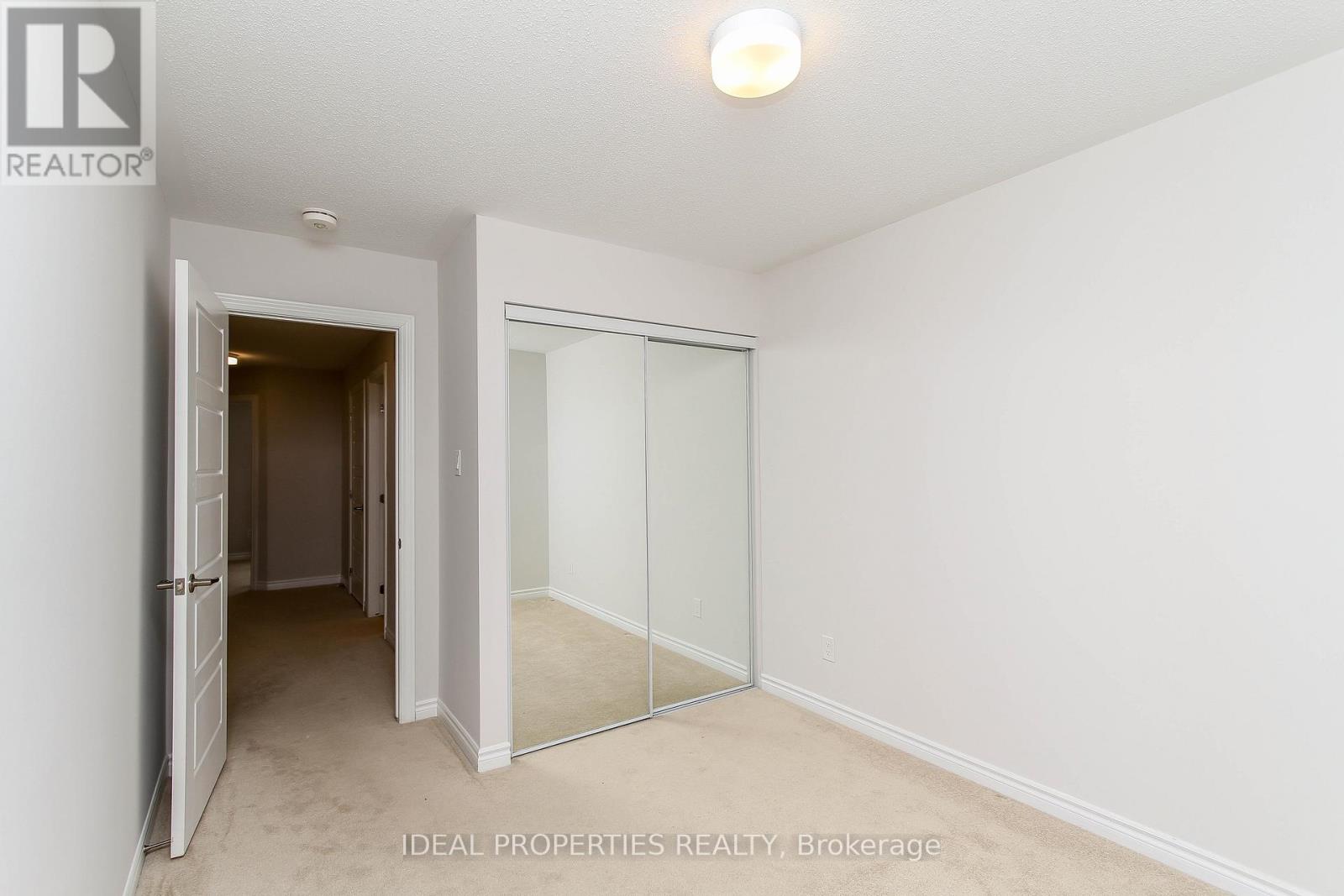 703 Derreen Avenue, Ottawa, Ontario  K2S 2Z2 - Photo 36 - X12885294