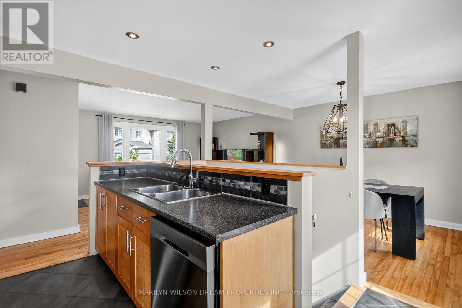 1914 Rosebella Avenue, Ottawa, Ontario K1T 1G7 - Photo 15 - X12885302