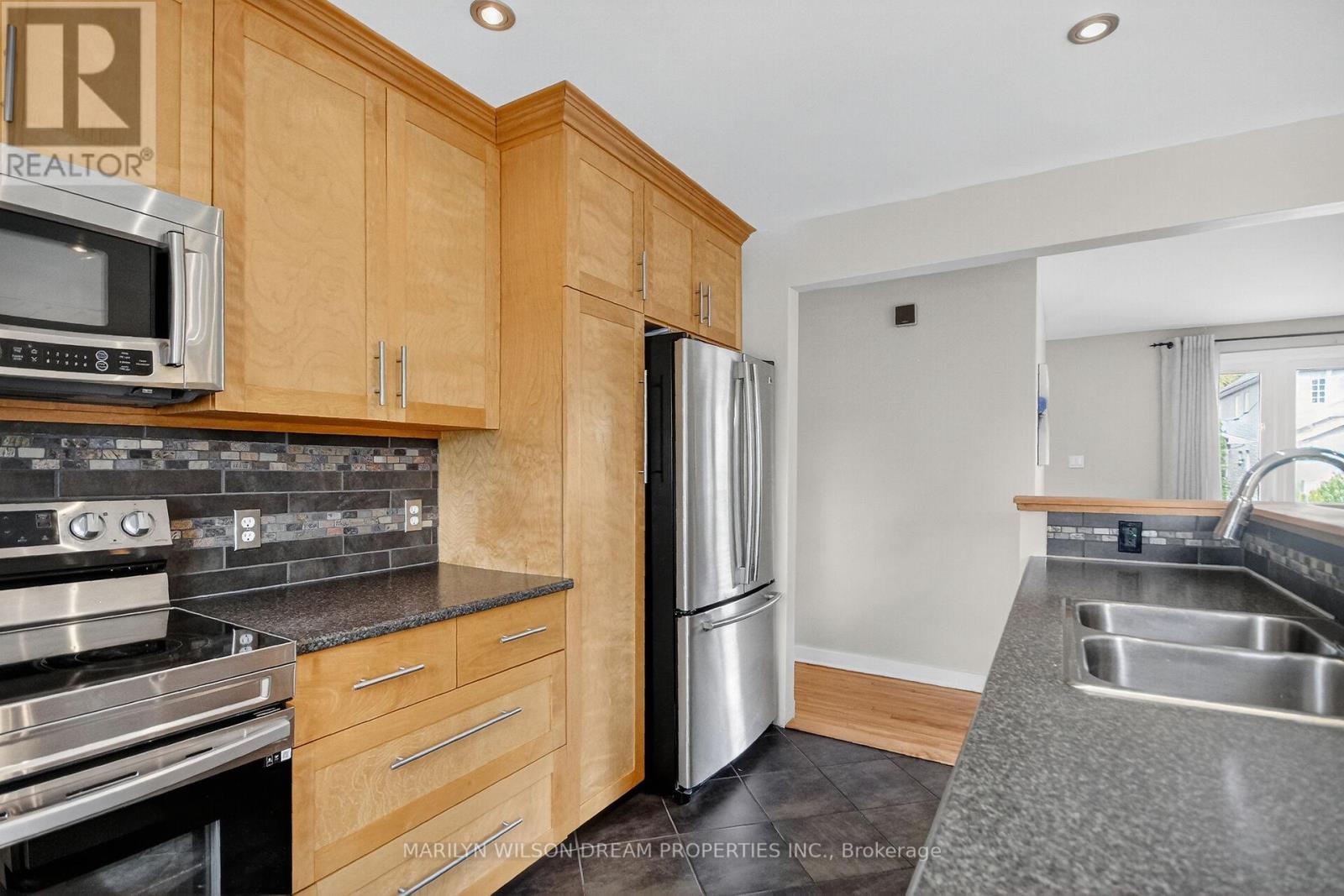 1914 Rosebella Avenue, Ottawa, Ontario K1T 1G7 - Photo 18 - X12885302