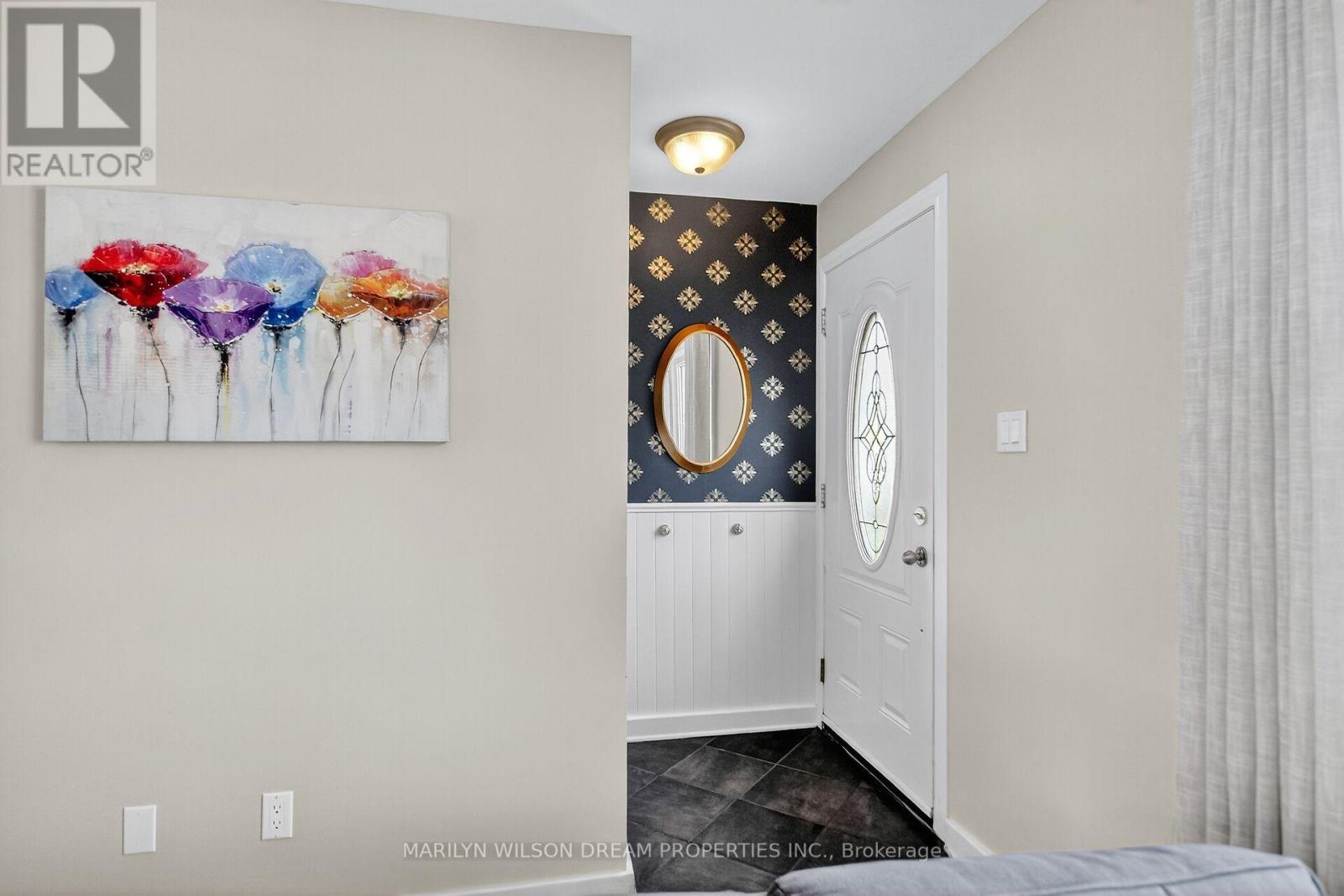 1914 Rosebella Avenue, Ottawa, Ontario K1T 1G7 - Photo 4 - X12885302