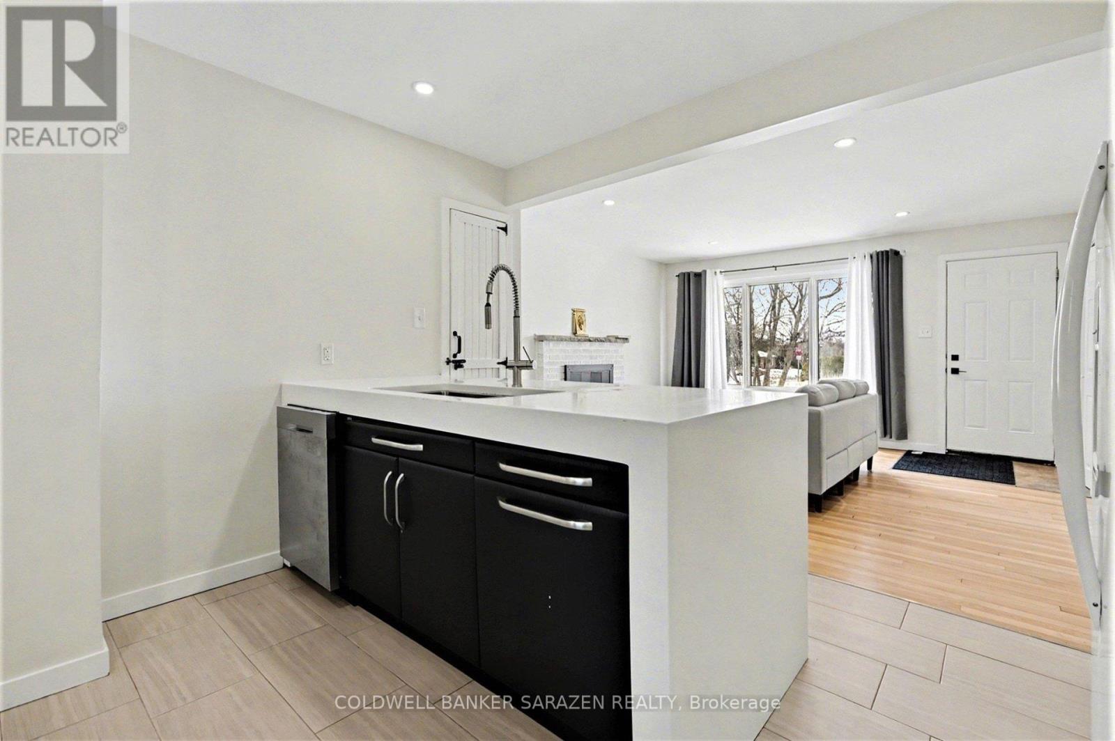 1103 Frances Street, Ottawa, Ontario  K1K 3L6 - Photo 11 - X12885306