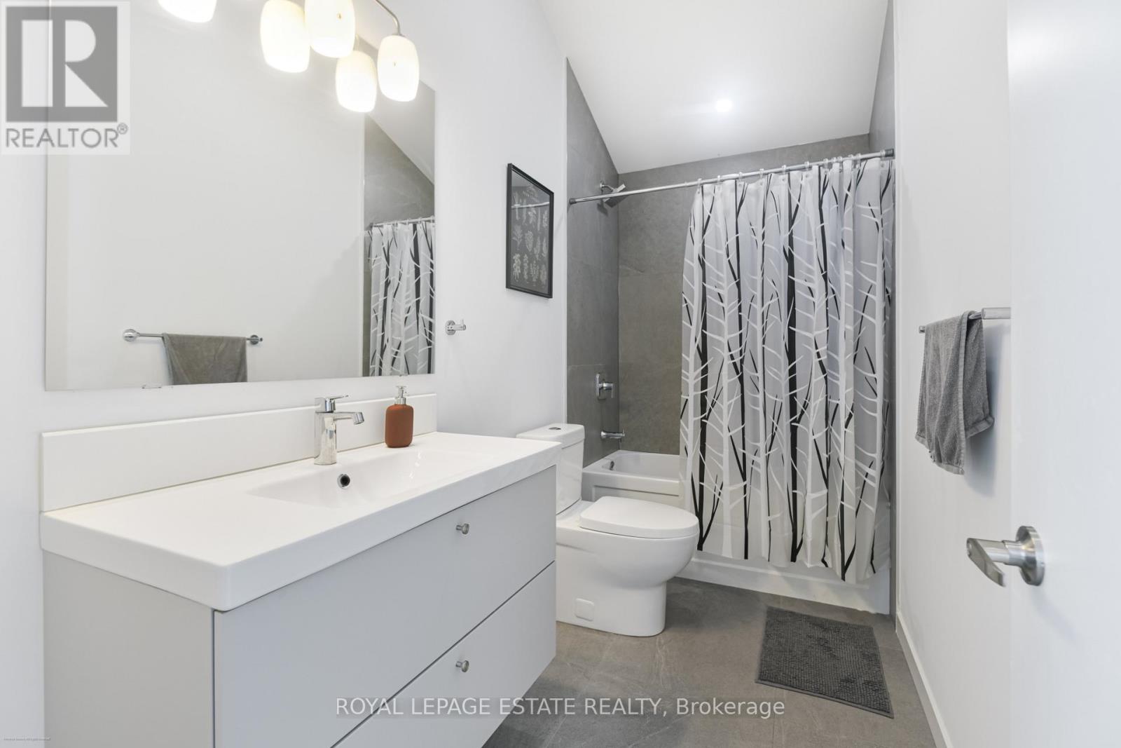 Third Floor - 506 Scarborough Road, Toronto, Ontario  M4E 3N2 - Photo 11 - E12885298