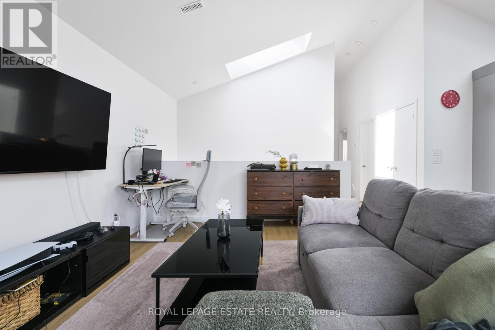 Third Floor - 506 Scarborough Road, Toronto, Ontario  M4E 3N2 - Photo 4 - E12885298