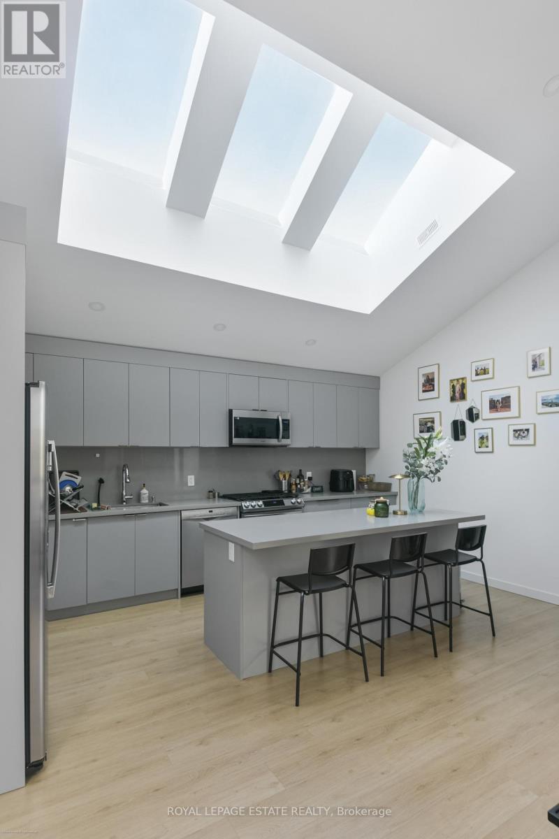 Third Floor - 506 Scarborough Road, Toronto, Ontario  M4E 3N2 - Photo 6 - E12885298