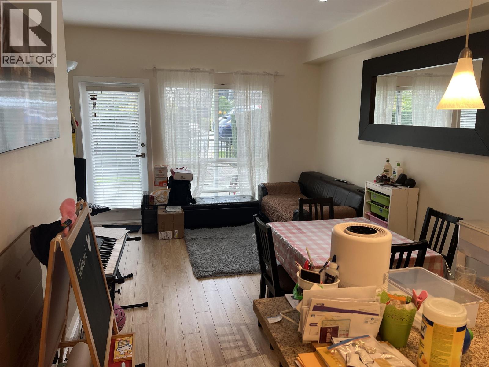 112 5655 Inman Avenue, Burnaby, British Columbia  V5H 2M2 - Photo 2 - R3099161