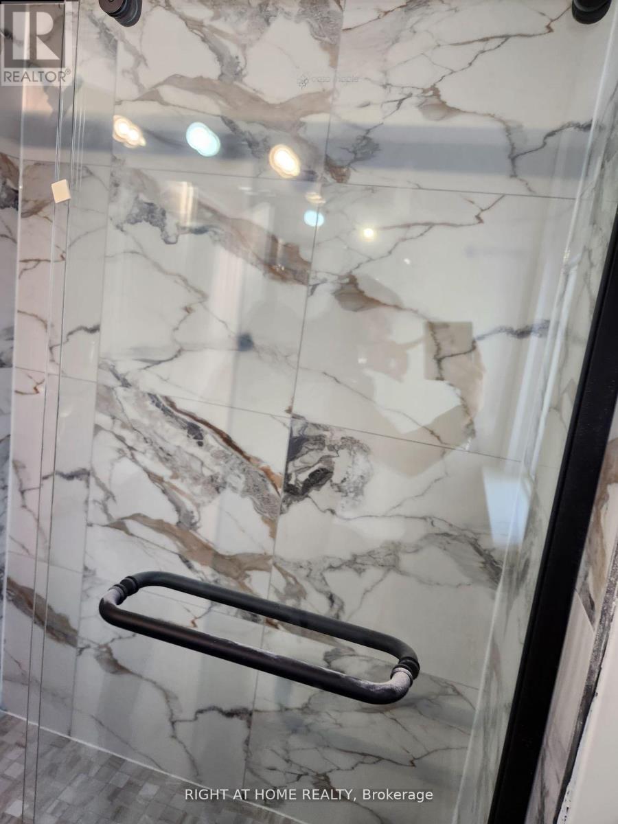 (Upper) - 4 Stanley Court, Brampton, Ontario L6Y 2A9 - Photo 14 - W12885296