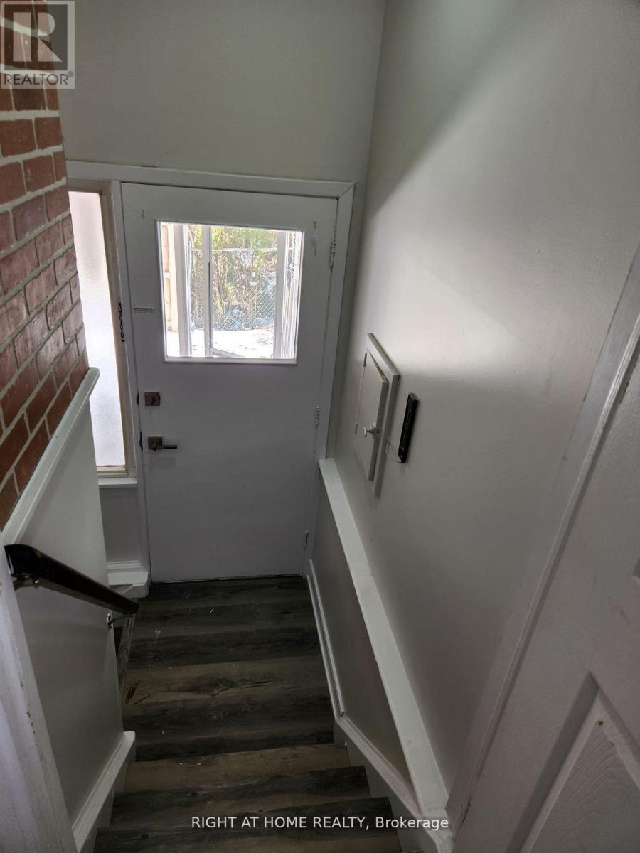 (Upper) - 4 Stanley Court, Brampton, Ontario L6Y 2A9 - Photo 17 - W12885296