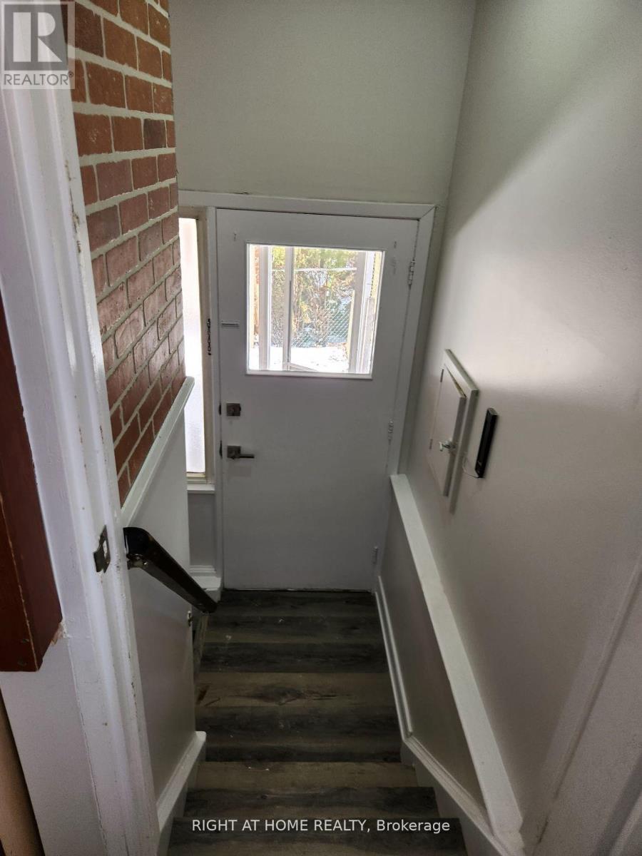 (Upper) - 4 Stanley Court, Brampton, Ontario L6Y 2A9 - Photo 18 - W12885296