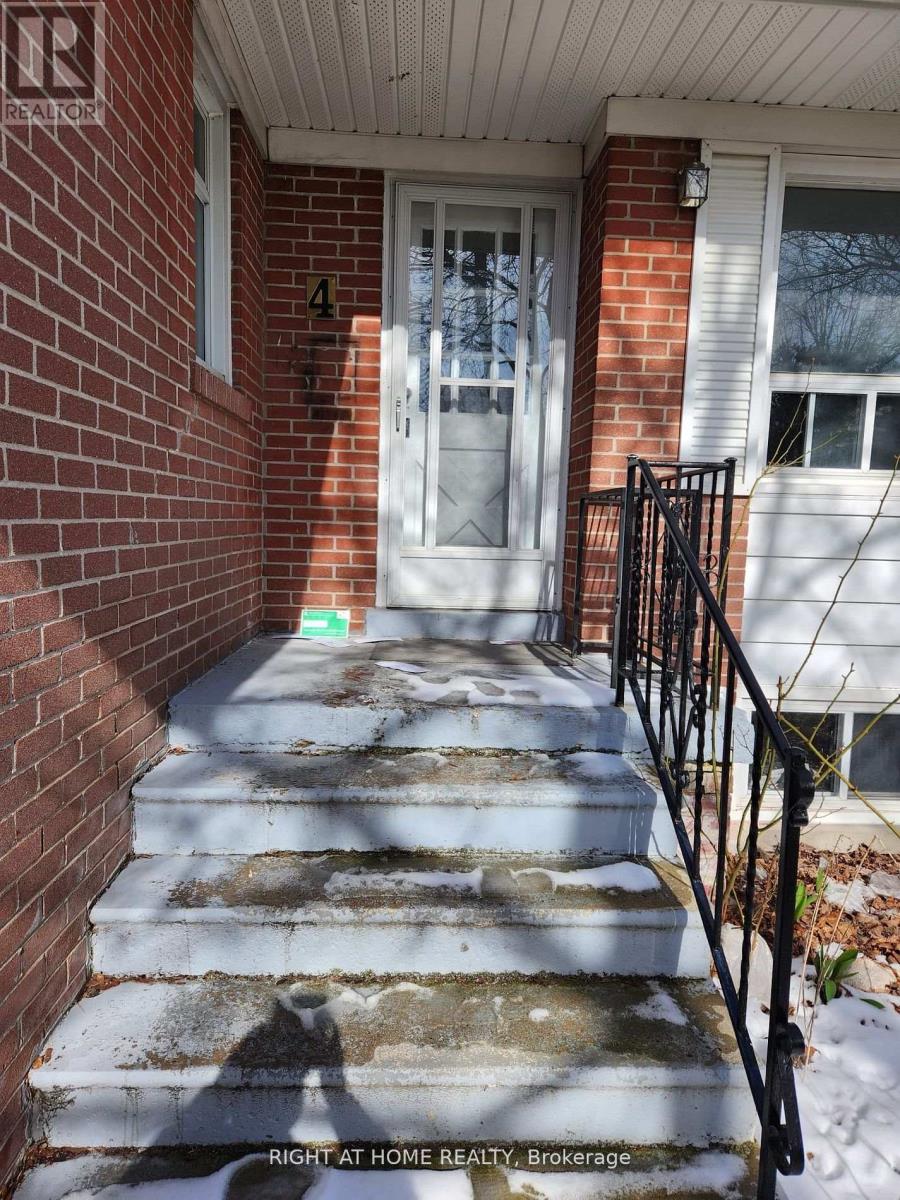 (Upper) - 4 Stanley Court, Brampton, Ontario L6Y 2A9 - Photo 4 - W12885296