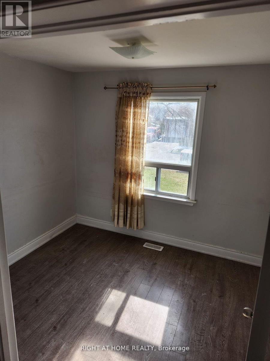 (Upper) - 4 Stanley Court, Brampton, Ontario L6Y 2A9 - Photo 9 - W12885296