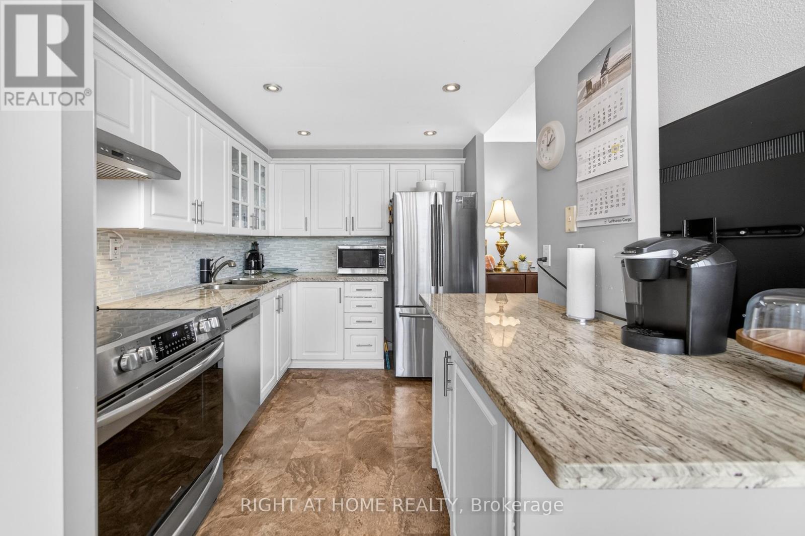 610 - 3590 Kaneff Crescent, Mississauga, Ontario  L5A 3X3 - Photo 12 - W12885300