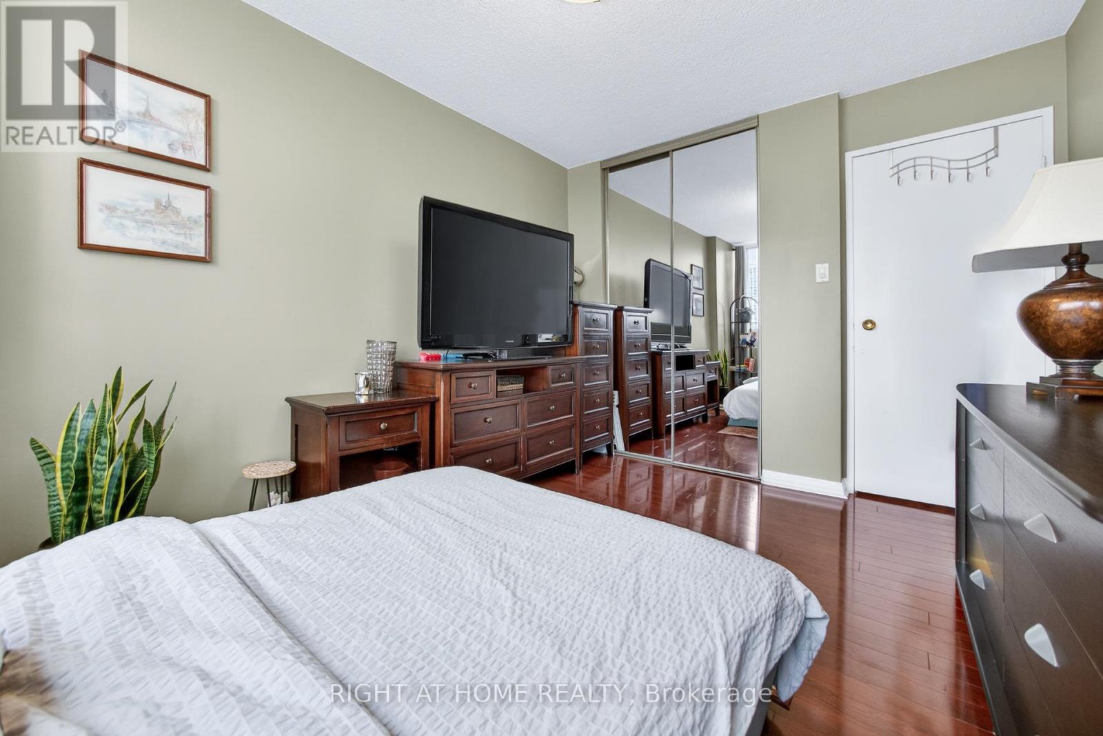 610 - 3590 Kaneff Crescent, Mississauga, Ontario  L5A 3X3 - Photo 21 - W12885300