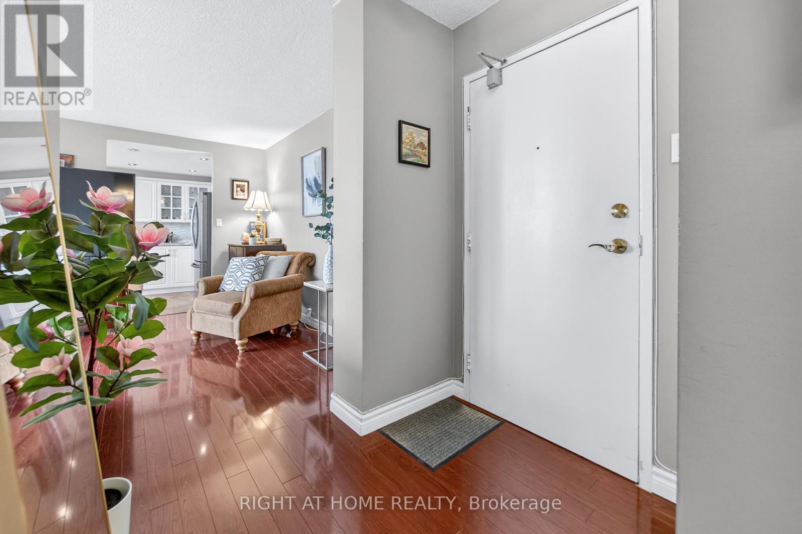 610 - 3590 Kaneff Crescent, Mississauga, Ontario  L5A 3X3 - Photo 6 - W12885300