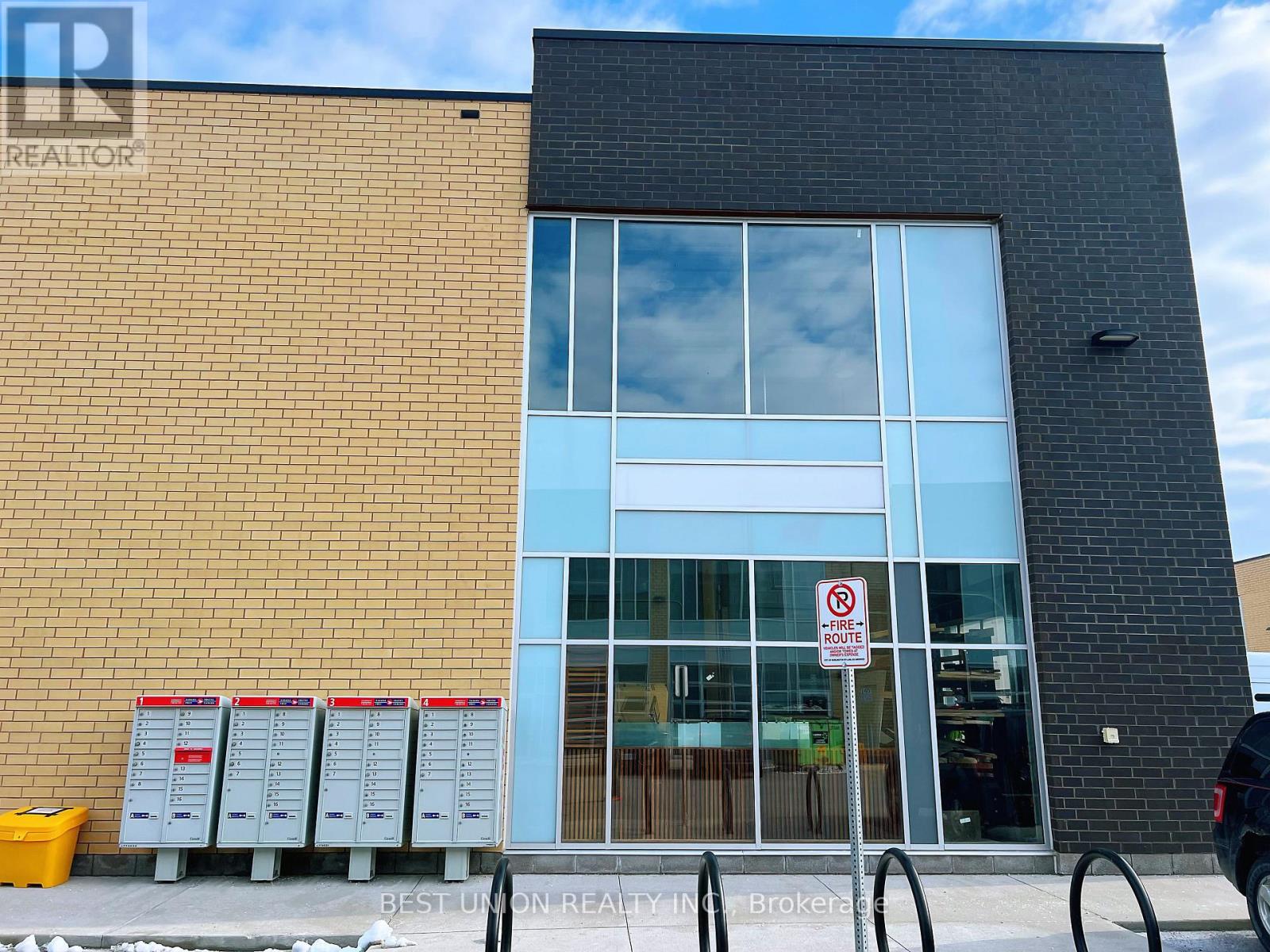 19 - 1158 King Road, Burlington, Ontario L7T 0C5 - Photo 4 - W12885304