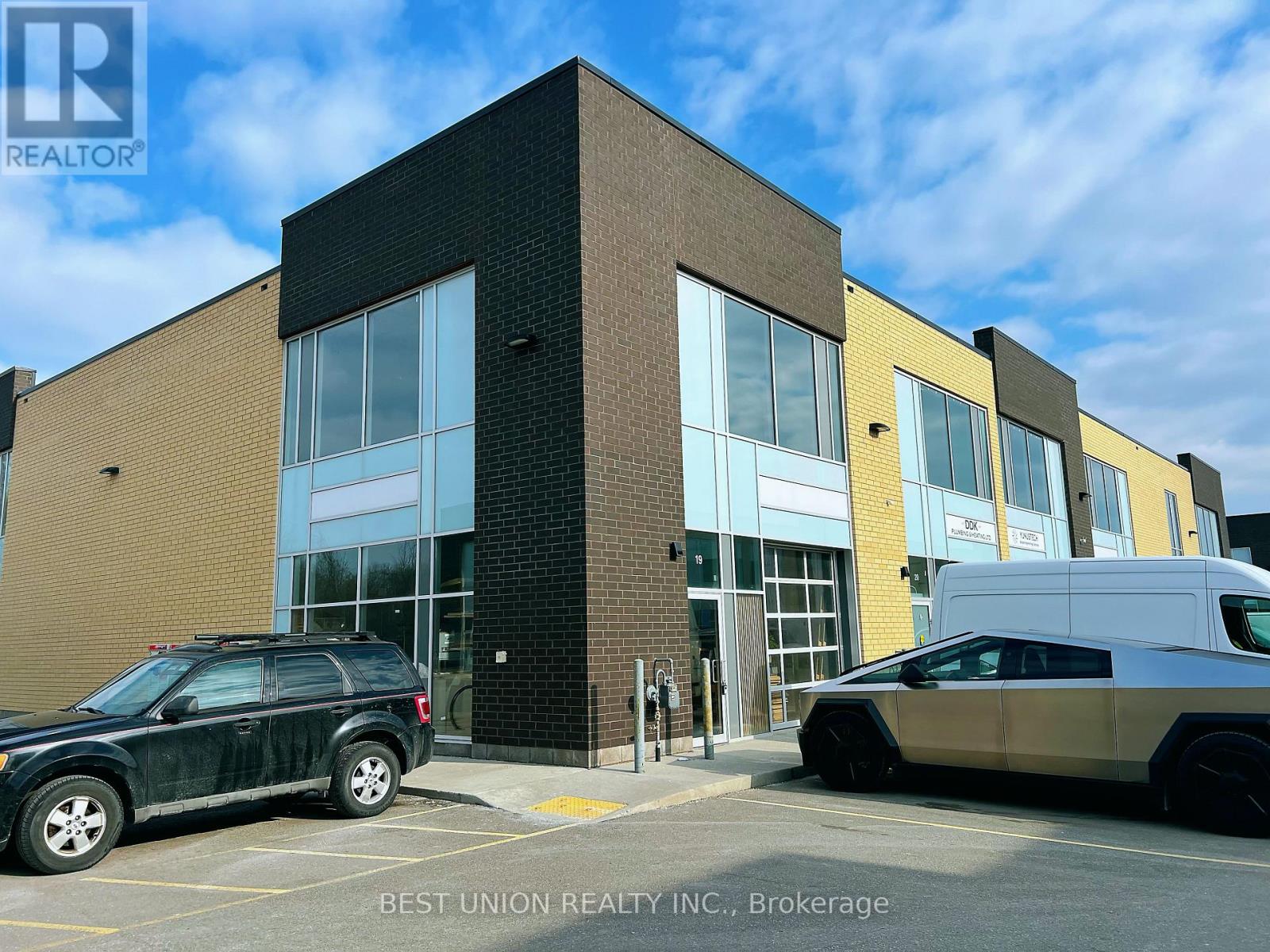 19 - 1158 King Road, Burlington, Ontario L7T 0C5 - Photo 5 - W12885304