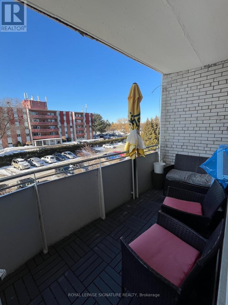 303 - 2485 Woking Crescent, Mississauga, Ontario  L5K 1Z6 - Photo 10 - W12885316