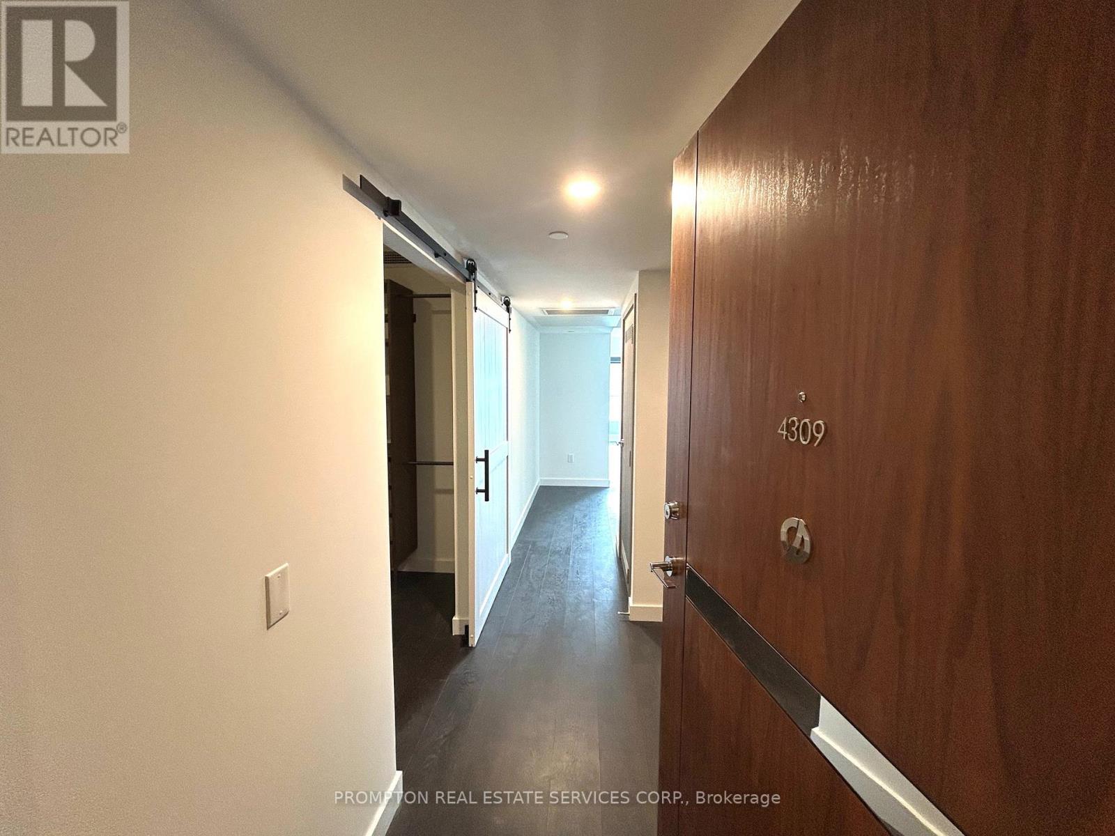 4309 - 1 Concord Cityplace Way, Toronto, Ontario  M5V 0X3 - Photo 10 - C12885342