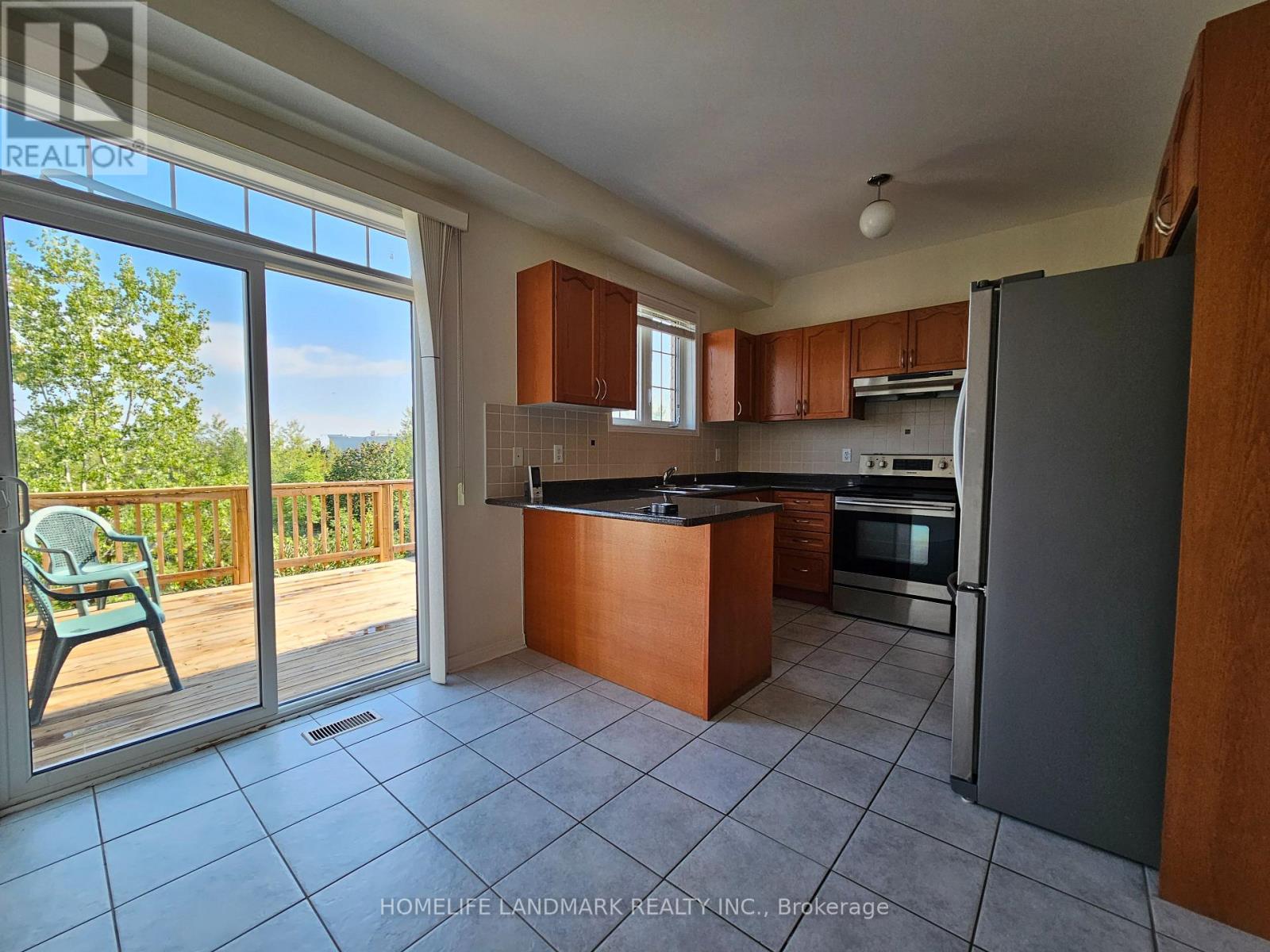 19 Voysey Way, Markham, Ontario  L3S 0B4 - Photo 3 - N12885330