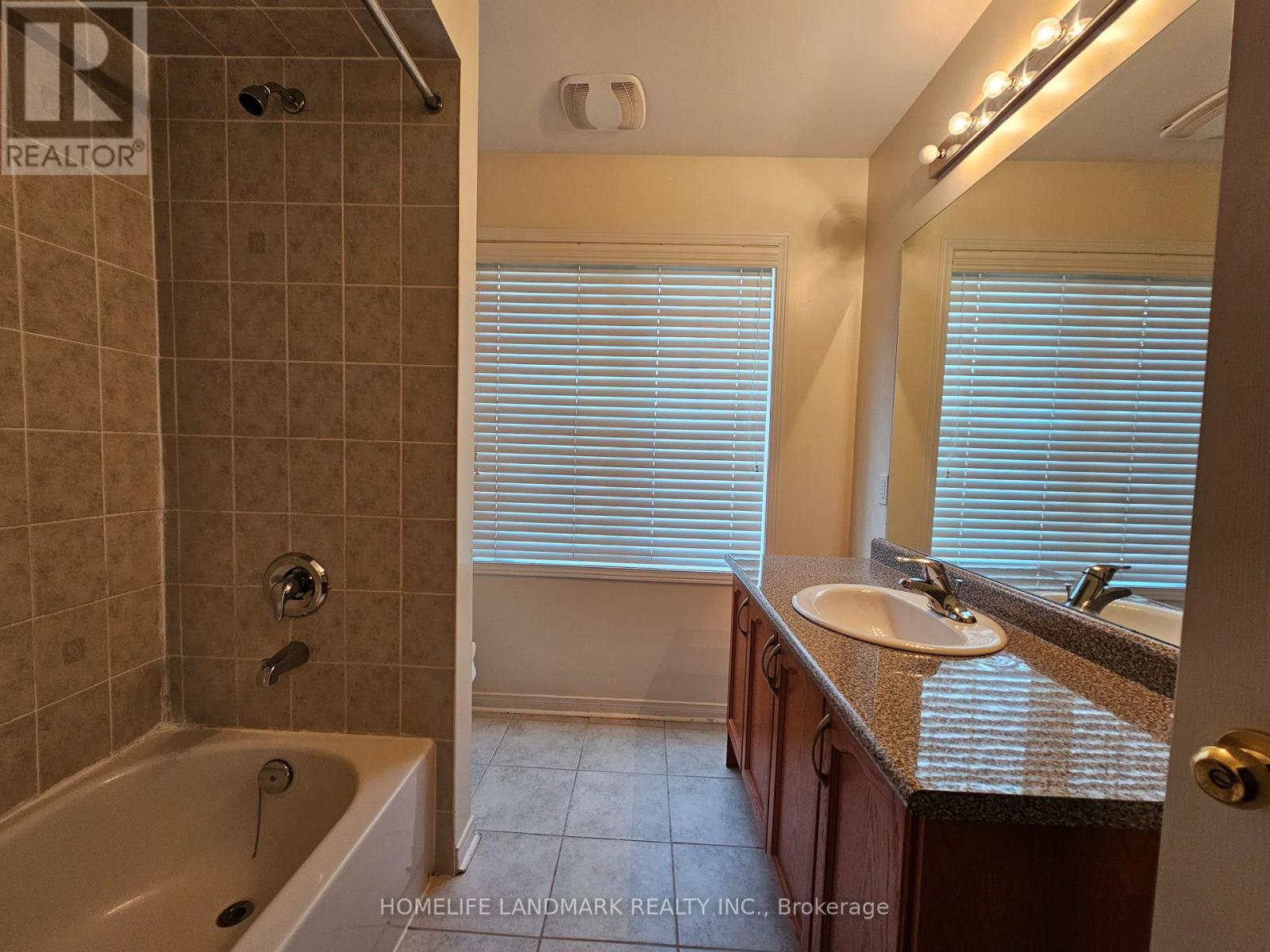 19 Voysey Way, Markham, Ontario  L3S 0B4 - Photo 7 - N12885330