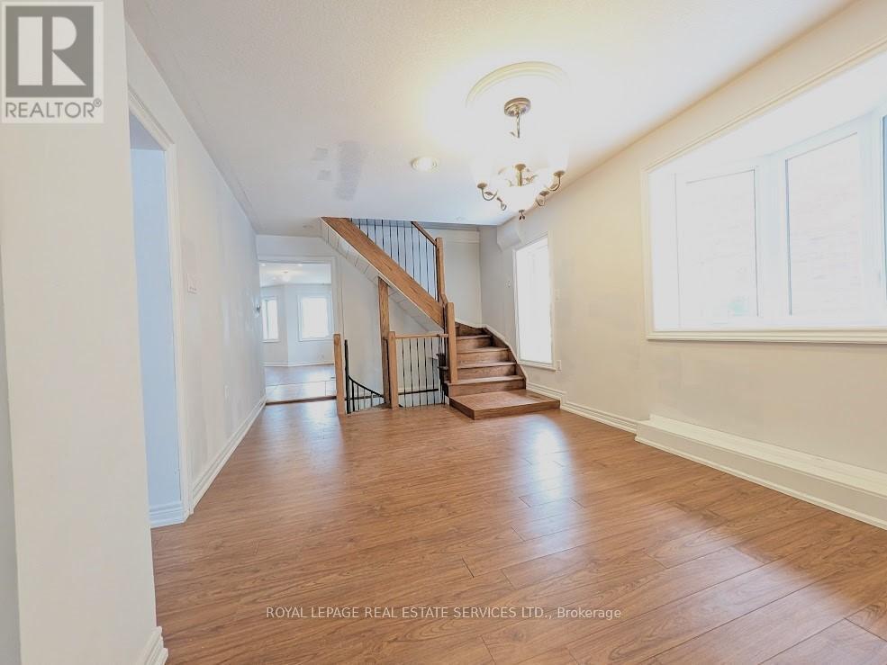 20 Holgate Street, Barrie, Ontario  L4N 2T5 - Photo 10 - S12885336