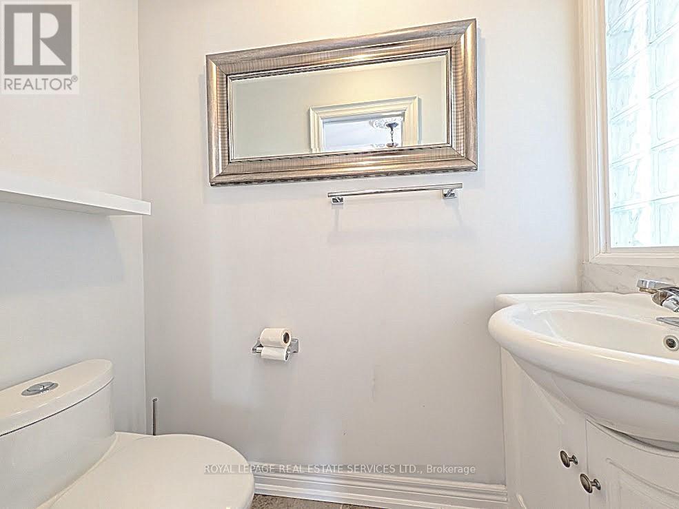 20 Holgate Street, Barrie, Ontario  L4N 2T5 - Photo 11 - S12885336