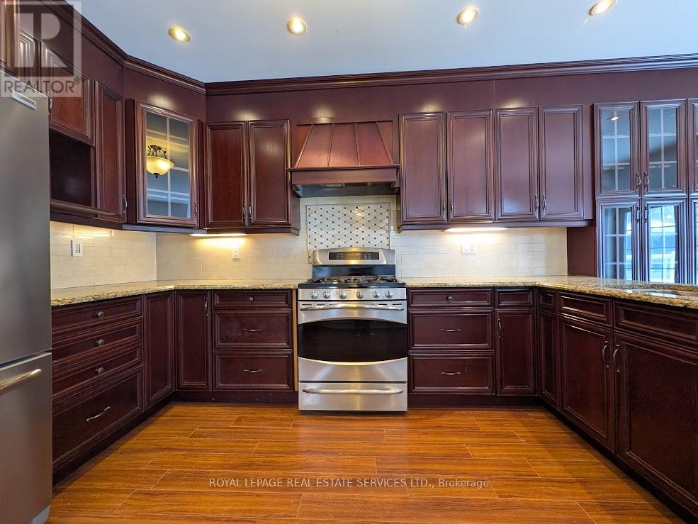 20 Holgate Street, Barrie, Ontario  L4N 2T5 - Photo 13 - S12885336