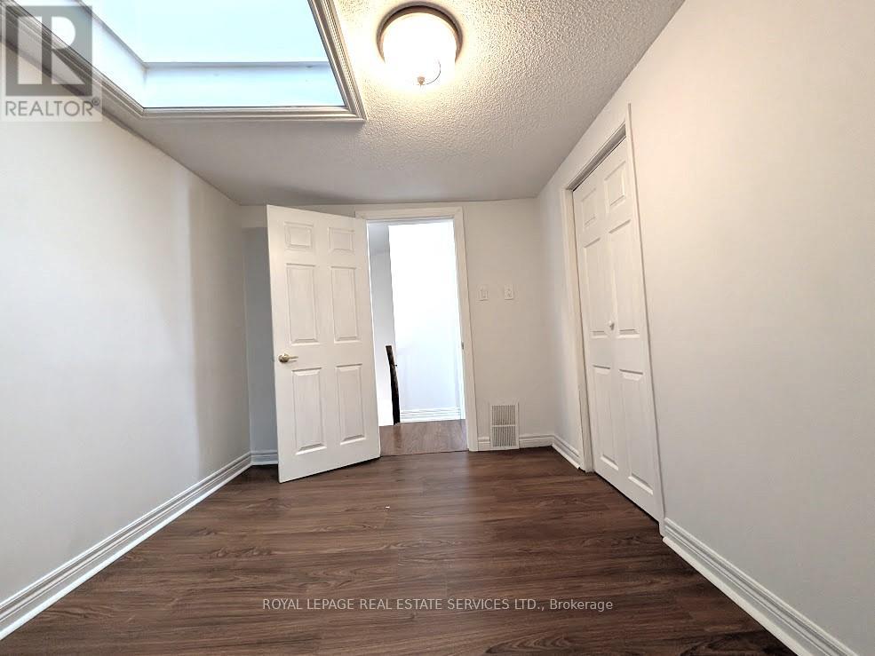 20 Holgate Street, Barrie, Ontario  L4N 2T5 - Photo 21 - S12885336